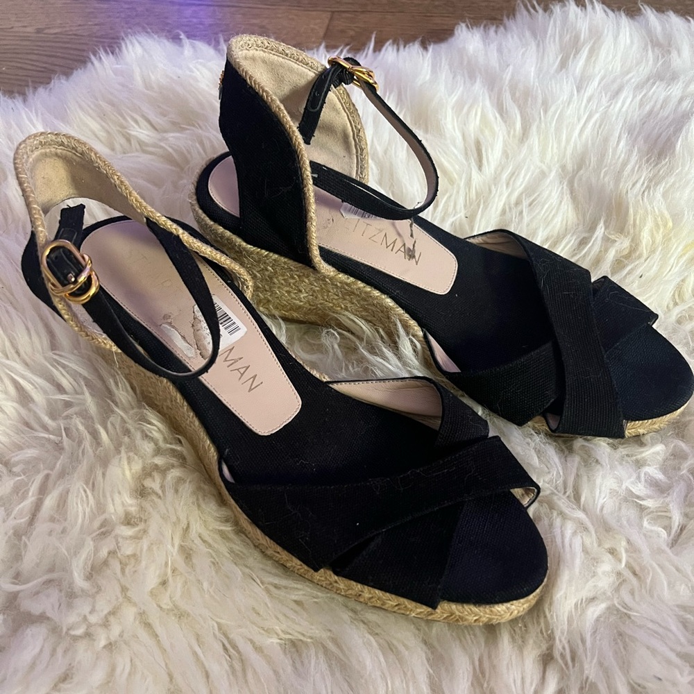 Black cross over inch wedges with gold details